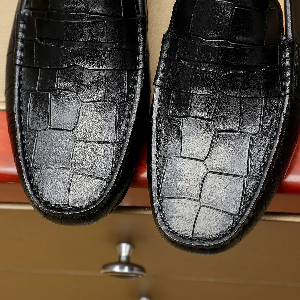 Men's shoes 💰360 💰 LV Louis Vuitton's top-quality Peaches men's shoes 💯Original copy of the official website, the upper is made of imported official website 1:1 material ❌Italian 🇮🇹 cowhide surface, imported pigskin lining. It’s definitely not made with ordinary craftsmanship, it’s the model used by celebrities! The factory’s craftsmanship is designed to create the most perfect shoes for trendy men! Colors available! 38-44 yards